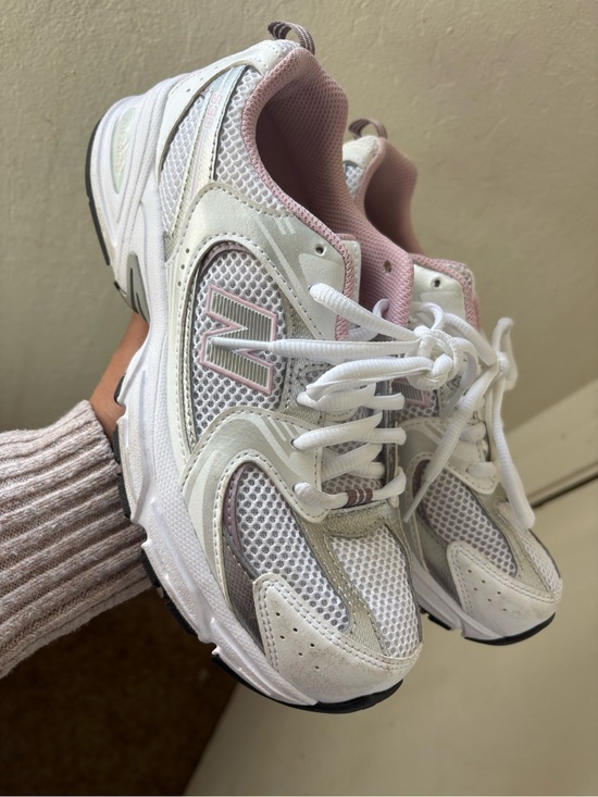 New Balance Shoes - New Balance 530 Women's White and Light Pink Running Sneakers